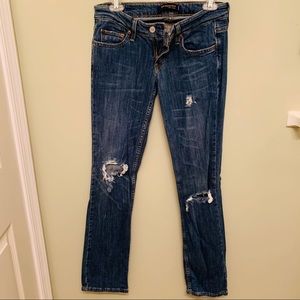 Gently worn Levi’s 524 too super low destroyed